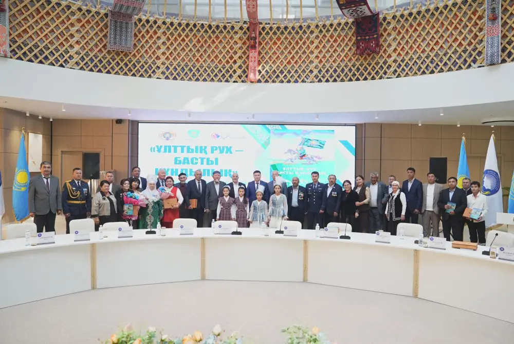 В ТУРКЕСТАНЕ ПРОШЕЛ КРУГЛЫЙ СТОЛ НА ТЕМУ «НАЦИОНАЛЬНЫЙ ДУХ – ГЛАВНАЯ ЦЕННОСТЬ» (4)