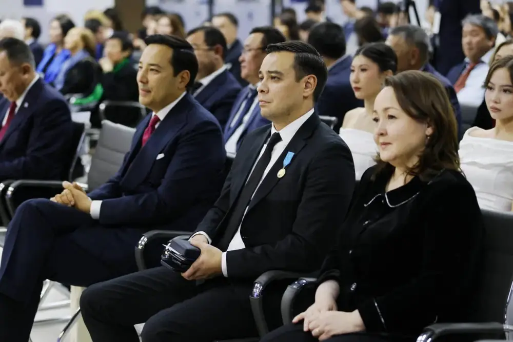 Омбудсмен поздравил с 30-летием факультет международных отношений КазНУ имени аль-Фараби (2)