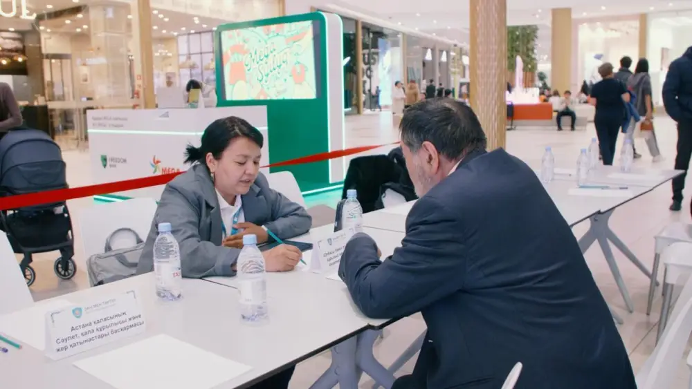 «Закон и порядок»: в столице прошла акция «Правовая аптека» (6)