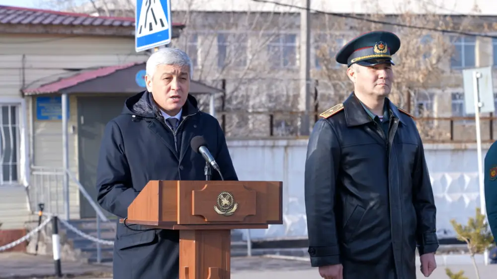 В Караганде гвардейцам вручили ключи от новых служебных автомобилей (2)