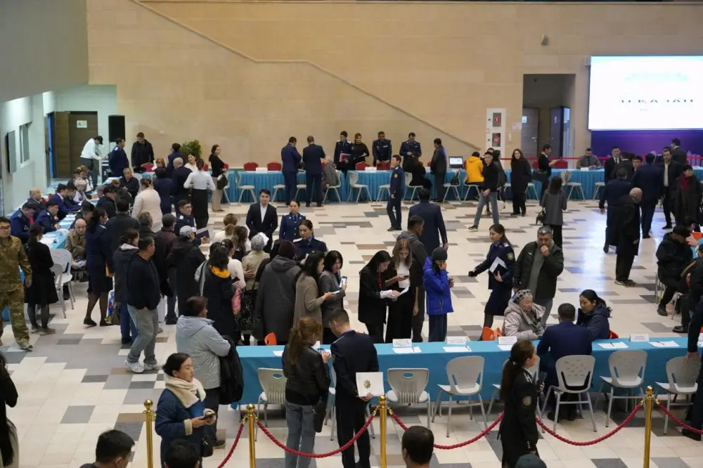 «Народный юрист»: жители столицы получили юридические консультации от специалистов (6)