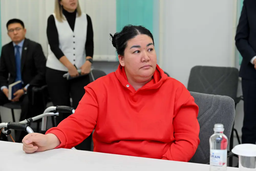 Глава региона принял граждан по личным вопросам (7)