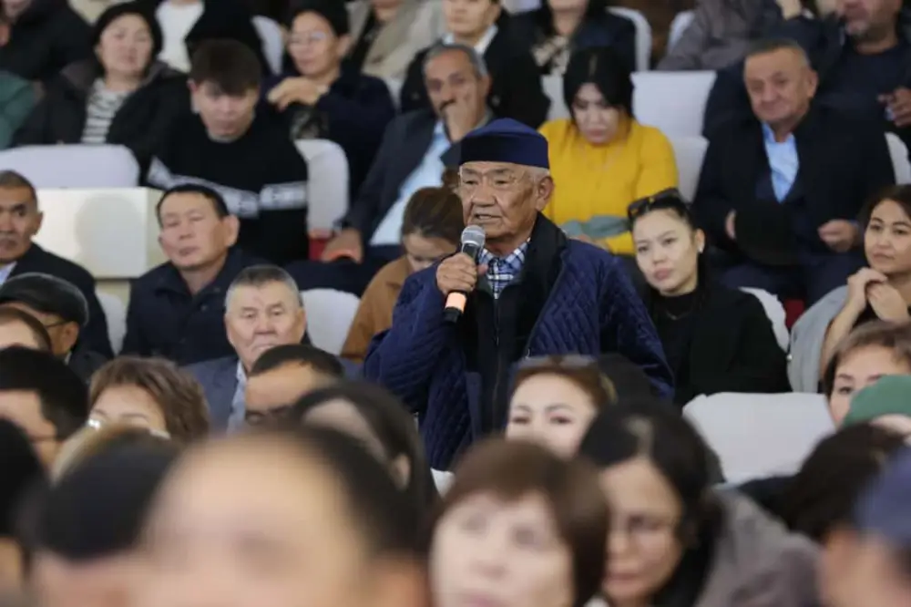 Ербол Карашукеев встретился с жителями Таласского района (2)