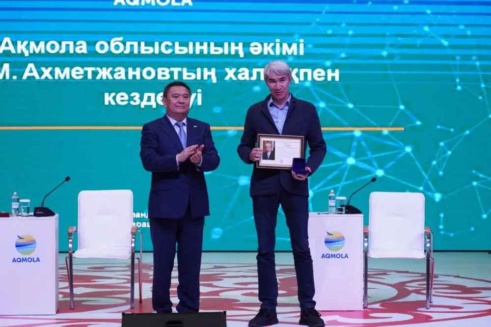 На встрече с населением Буландынского района аким области Марат Ахметжанов обсудил актуальные вопросы развития региона (7)