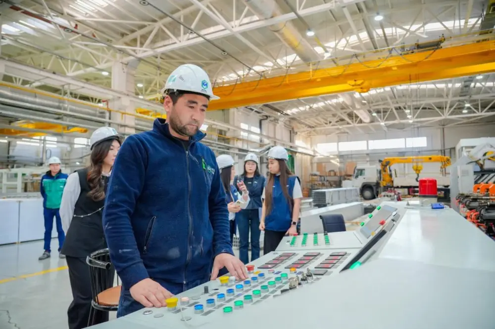 В Астане прошел форум рабочих специальностей (3)