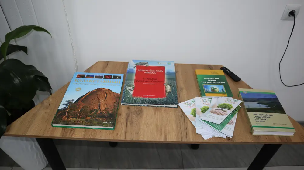 Таза Қазақстан: В Академии гражданской авиации открыт «Центр развития экологической культуры» (8)