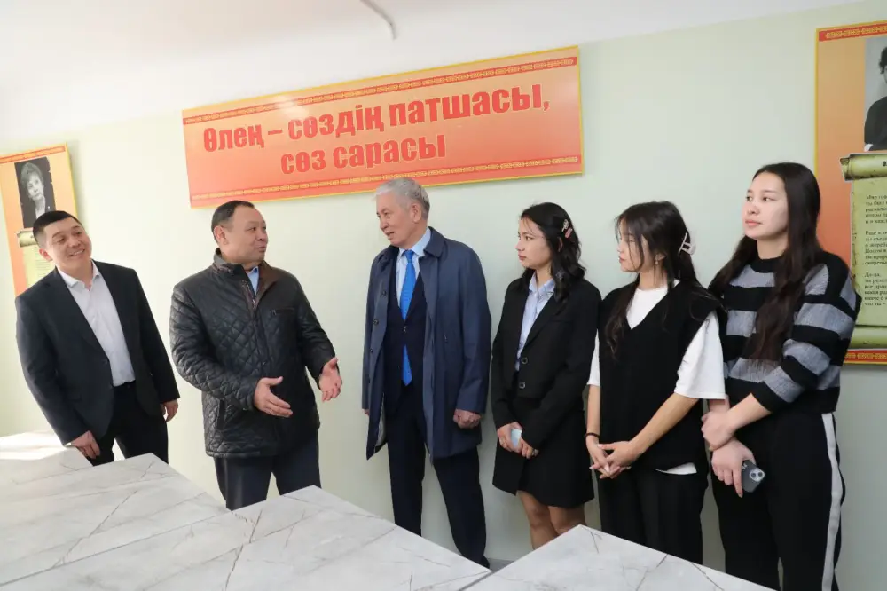 Заместитель акима Алматы Абзал Нукенов проверил ход строительства студенческих общежитий (5)