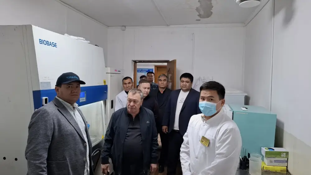Сакен Каныбеков проинспектировал работу фитосанитарных контрольных постов в Туркестанской области (4)