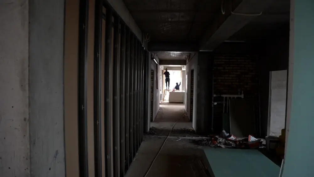 В мкр. Нурсая завершено 60% строительства новой поликлиники (3)