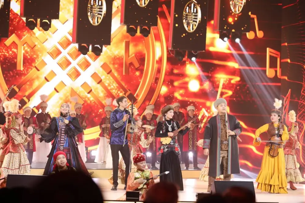 Более 1500 человек посетили концерт, посвящённый торжественной церемонии закрытия «Культурной столицы тюркского мира Актау – 2025» (6)