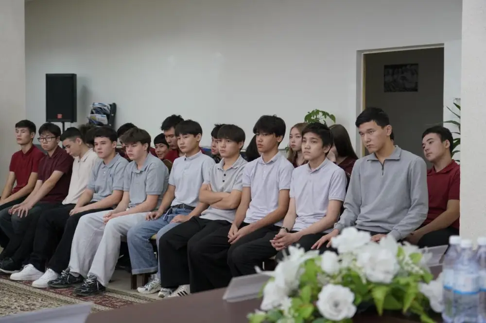 «Таза Қазақстан»: в Астане прошла специальная лекция для молодежи на экологическую тему (9)