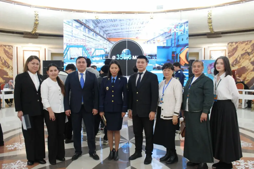 В Алматы состоялась общегородская ярмарка вакансий в рамках Года рабочих профессий (3)