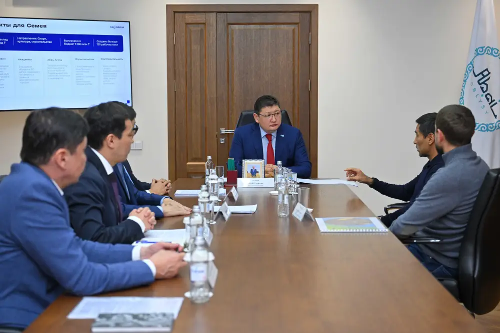 В Семее обсудили строительство детской академии по футзалу (4)