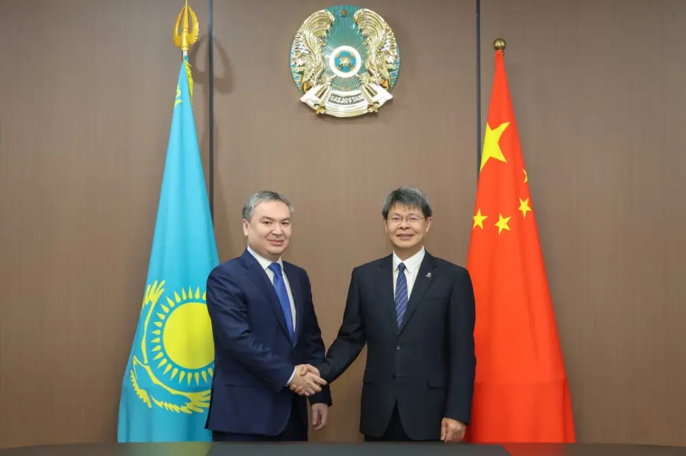 Министр Ерсайын Нагаспаев встретился с Заместителем министра промышленности и информационных технологий Китая (4)