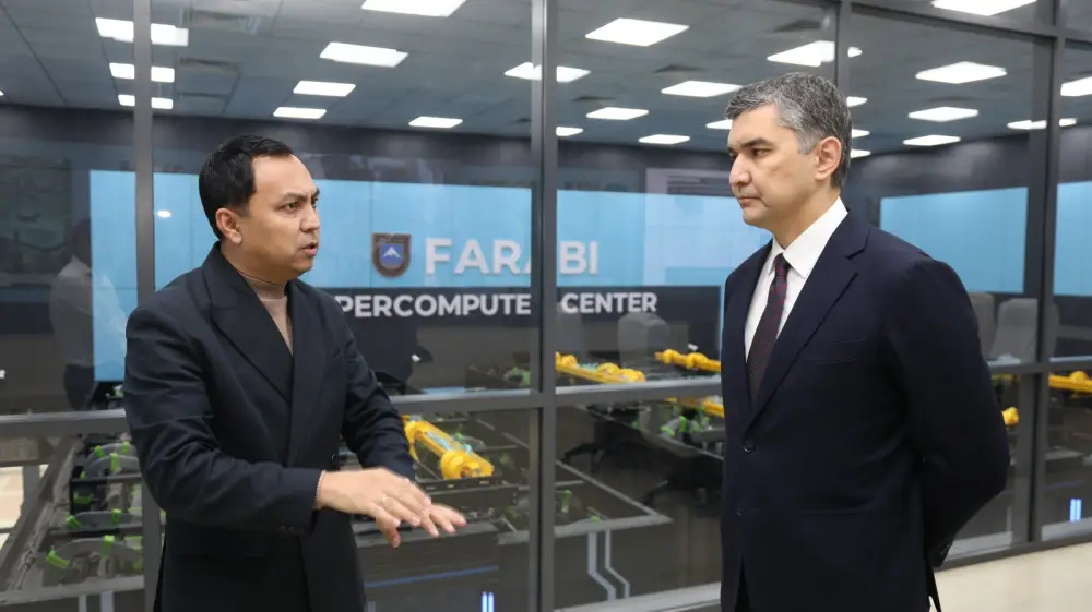 Суперкомпьютер КазНУ станет ядром исследований и ИИ-разработок для энергетики (4)