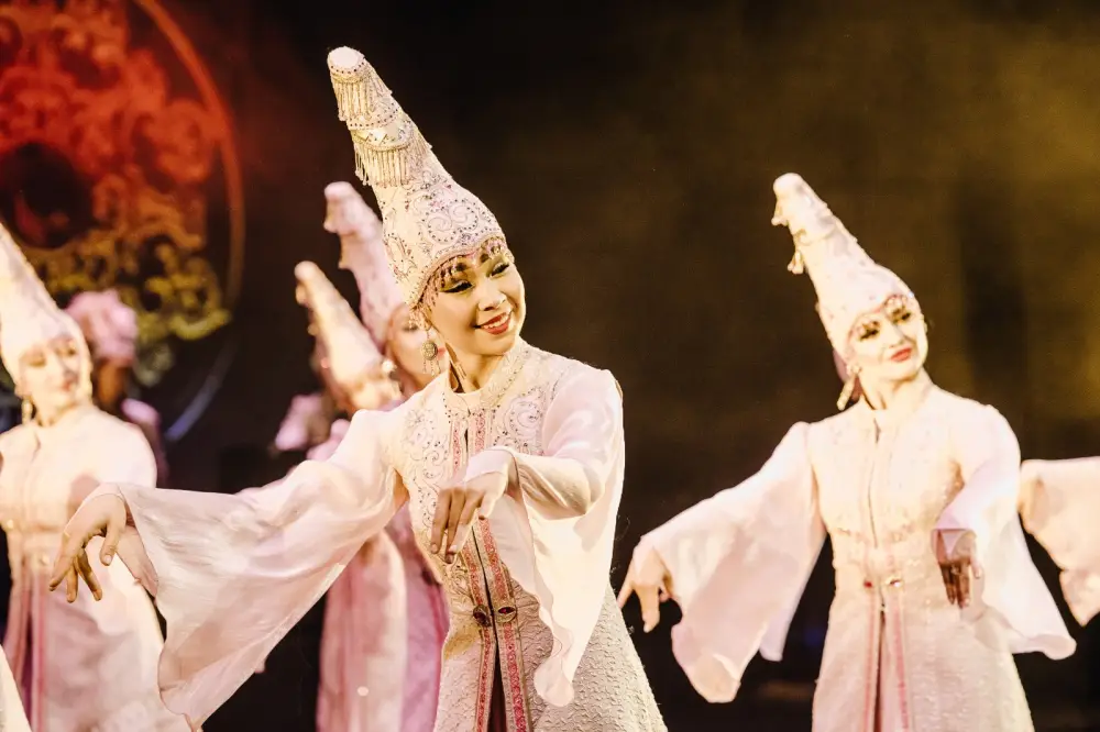 «Ел салтанаты»: в Алматы состоялся юбилейный концерт Государственного ансамбля танца «Салтанат» (6)