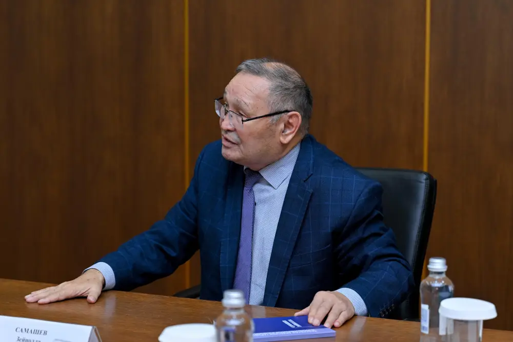 Аким области встретился с известным археологом Зейноллой Самашевым (3)