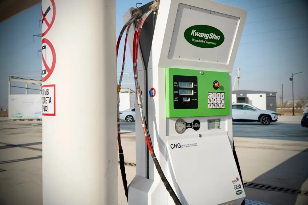 В Таразе открыли автомобильную газонаполнительную станцию (2)