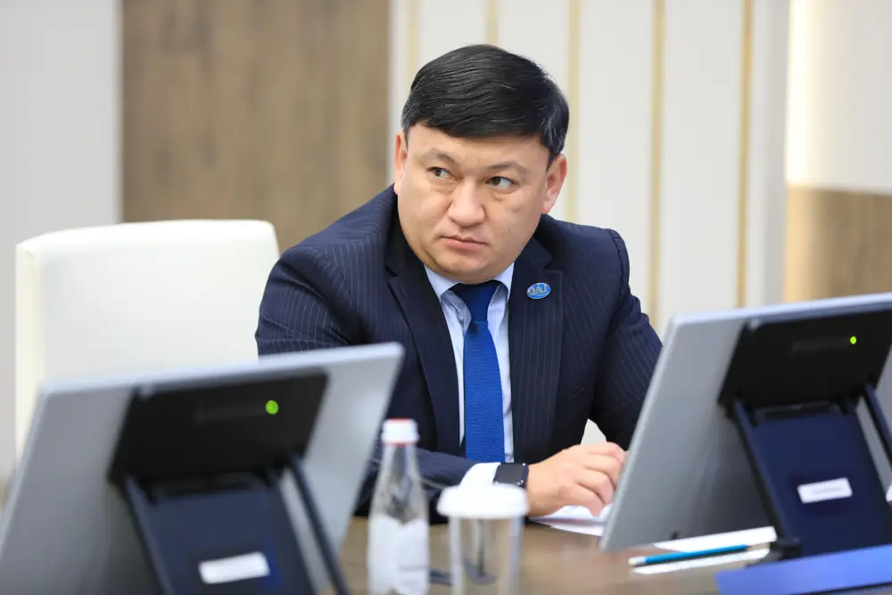 В Актюбинской области идет подготовка к содержанию дорог в зимний период (3)