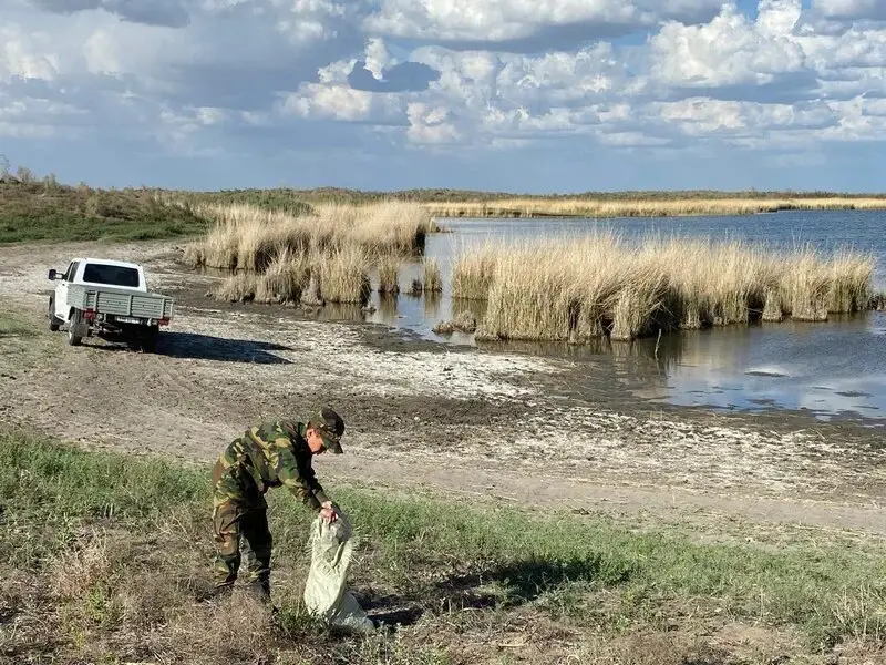 Водоемы рыбохозяйственного значения очищены от 60 000 тонн мусора и рыболовных сетей (4)