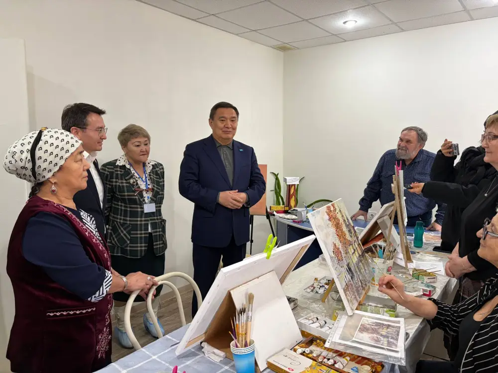 Аким области посетил центр активного долголетия города Степногорска (6)