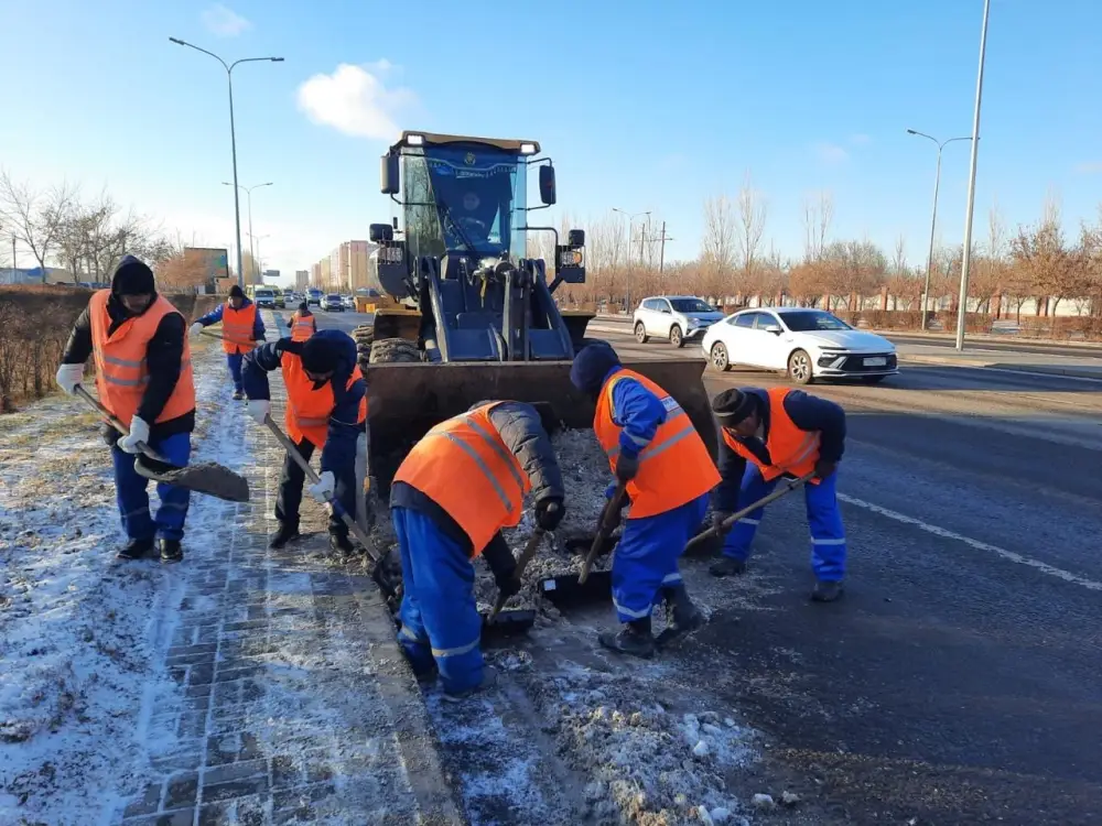 Больше тысячи кубометров снега вывезли из Астаны за день (5)