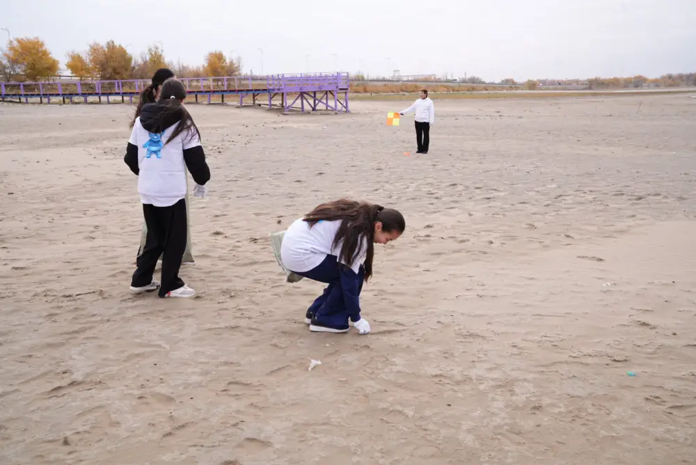 120 кг мусора убрали с прибрежных территорий школьники Кызылорды в рамках экологической акции «Экономь воду – сохраняй будущее!» (5)
