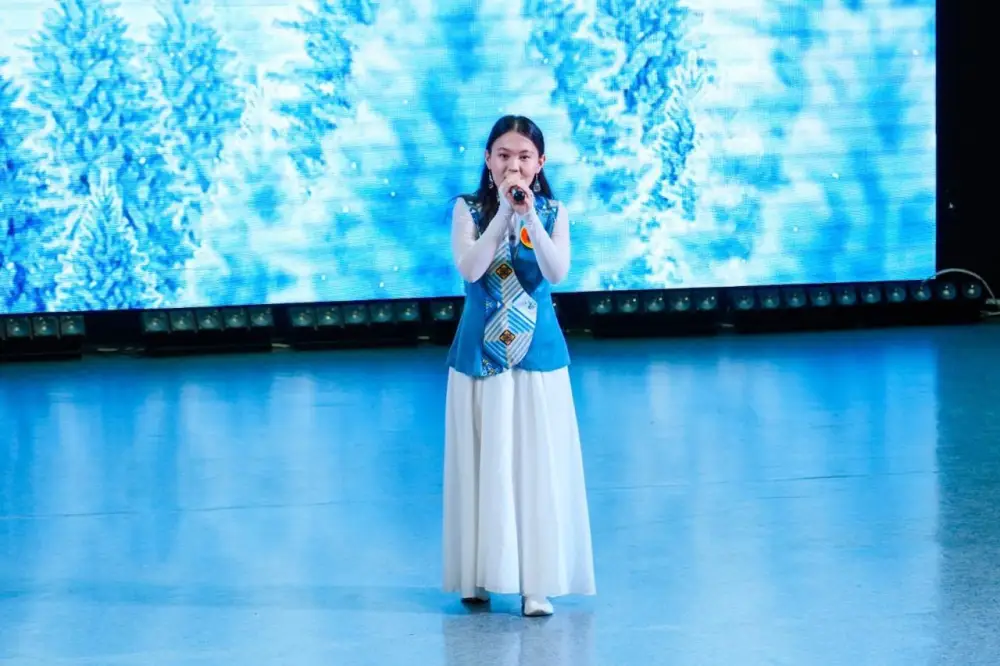 В Астане прошел конкурс творческих ведущих «Мастер слова» среди школьников (10)