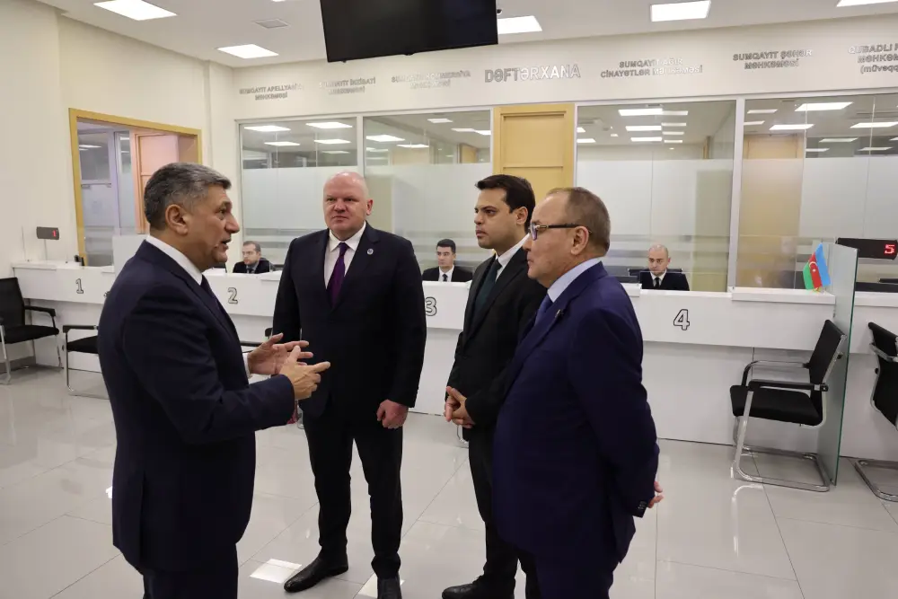 В рамках рабочей поездки в Азербайджанскую Республику делегация Высшего Судебного Совета во главе с Председателем Дмитрием Малаховым посетила ряд судов первой и апелляционной инстанций (7)