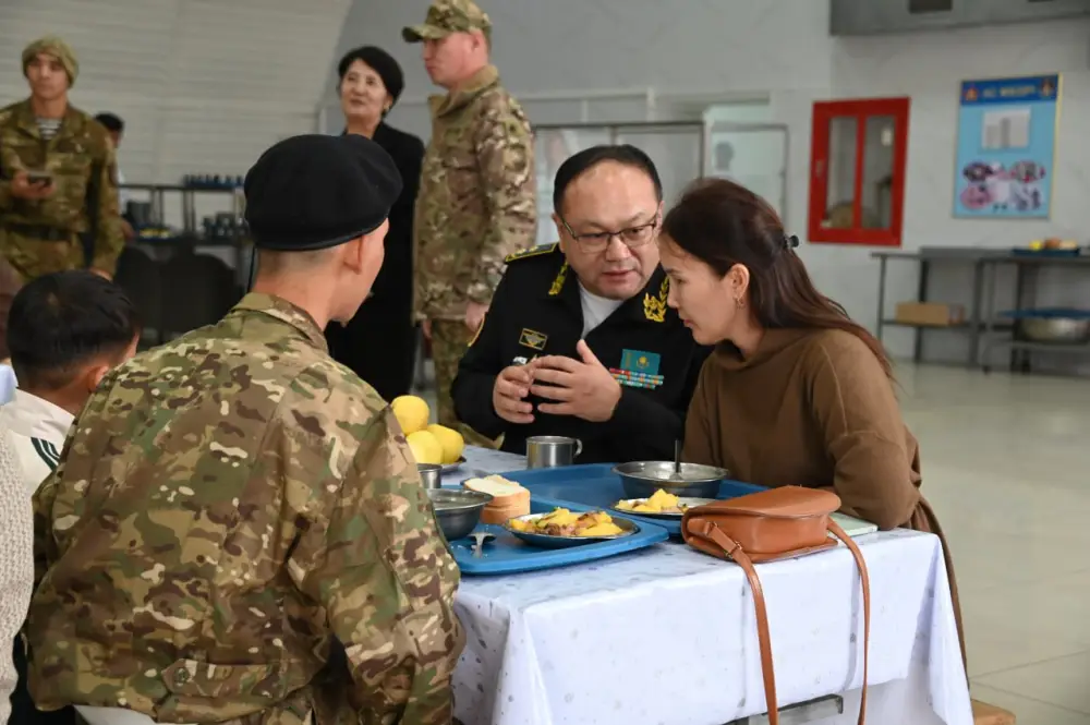 Бригаду морской пехоты посетили более ста родителей солдат (2)