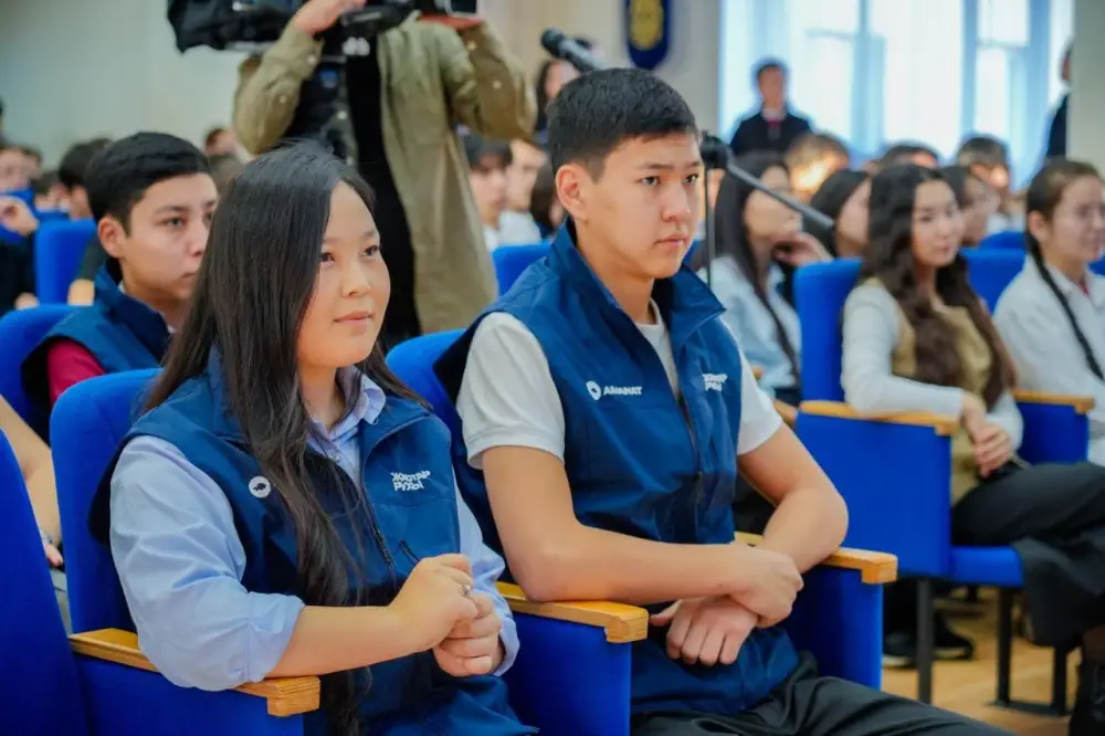 В Астане прошел форум рабочих специальностей (7)