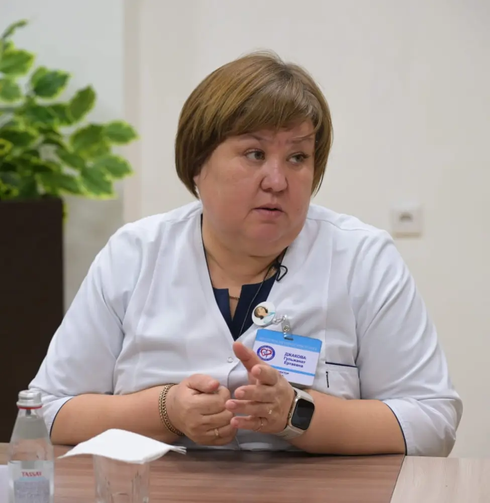 Глава региона Асаин Байханов посетил Павлодарский областной кардиологический центр и ознакомился с его работой (4)