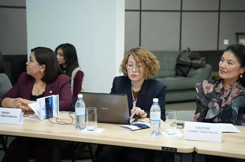 Обсуждены механизмы совершенствования языковой политики (2)