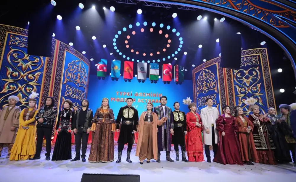 Более 1500 человек посетили концерт, посвящённый торжественной церемонии закрытия «Культурной столицы тюркского мира Актау – 2025» (8)