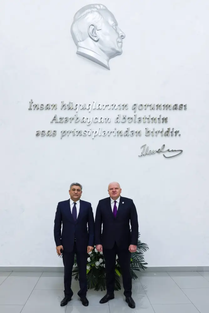 В рамках рабочей поездки в Азербайджанскую Республику делегация Высшего Судебного Совета во главе с Председателем Дмитрием Малаховым посетила ряд судов первой и апелляционной инстанций (5)