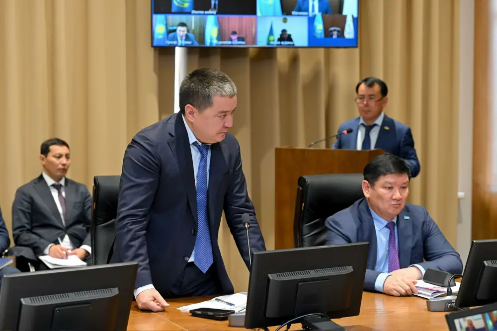 Состоялось совещание по вопросам качества архитектурно-строительных объектов региона (8)