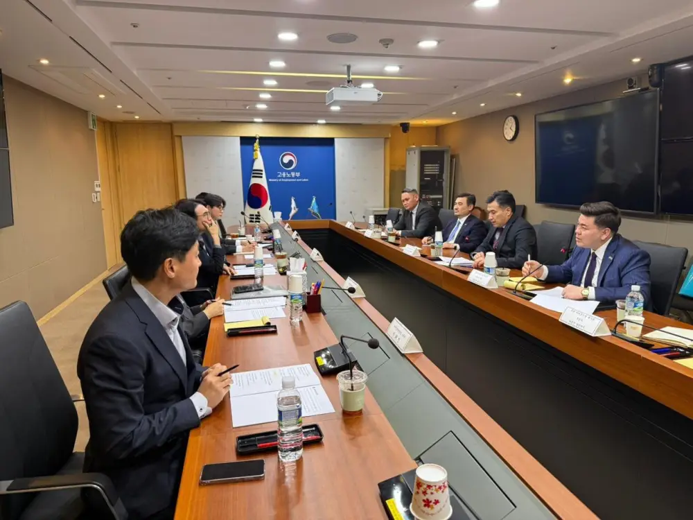 А. Ертаев обсудил вопросы трудовой миграции с коллегами из Республики Корея (6)