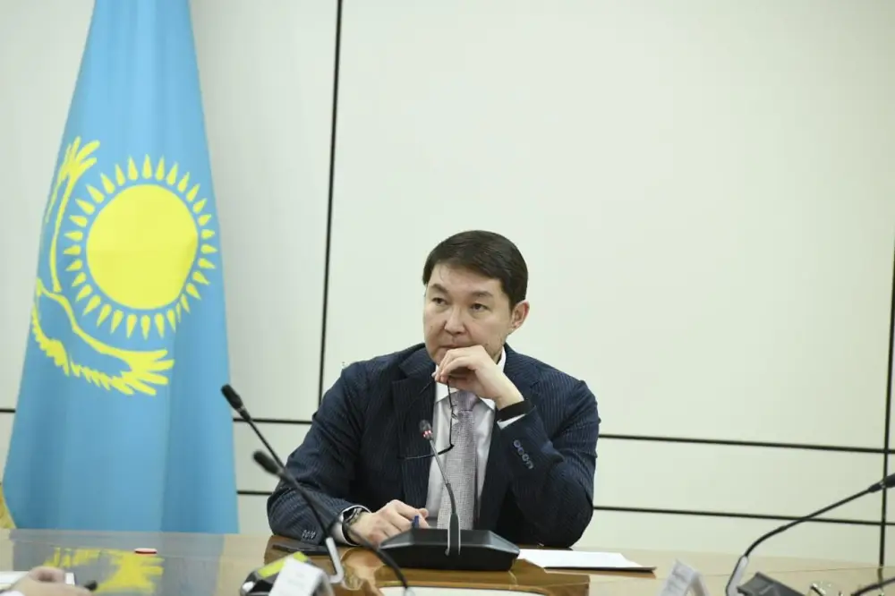 В Астане состоялось очередное совещание с застройщиками по соблюдению законности на стройках (7)