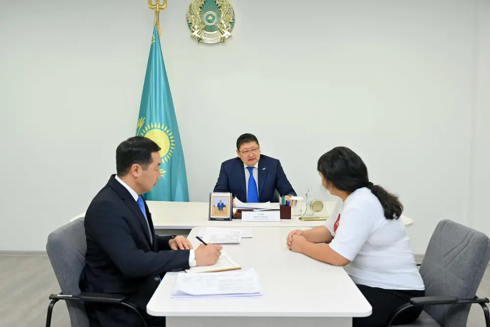 Глава региона принял граждан по личным вопросам (6)