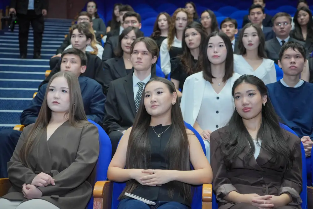 Первые студенты казахстанского филиала МГИМО получили студенческие билеты (9)