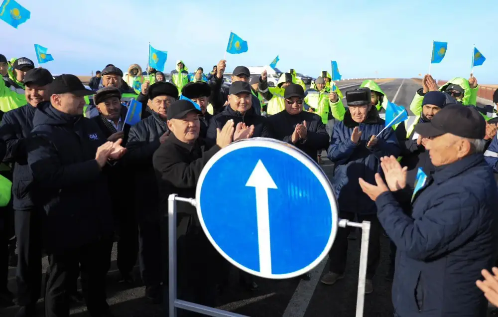 На участке автодороги Актобе – Карабутак – Улгайсын завершен первый этап реконструкции протяженностью 28 км и открыто движение транспорта (10)