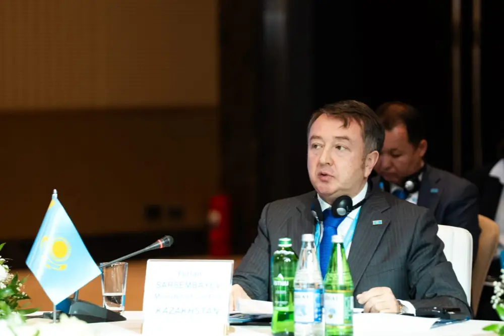 Министр юстиции Республики Казахстан Ерлан Сарсембаев принял участие во втором заседании Совета министров юстиции Организации тюркских государств, прошедшем в Баку (4)