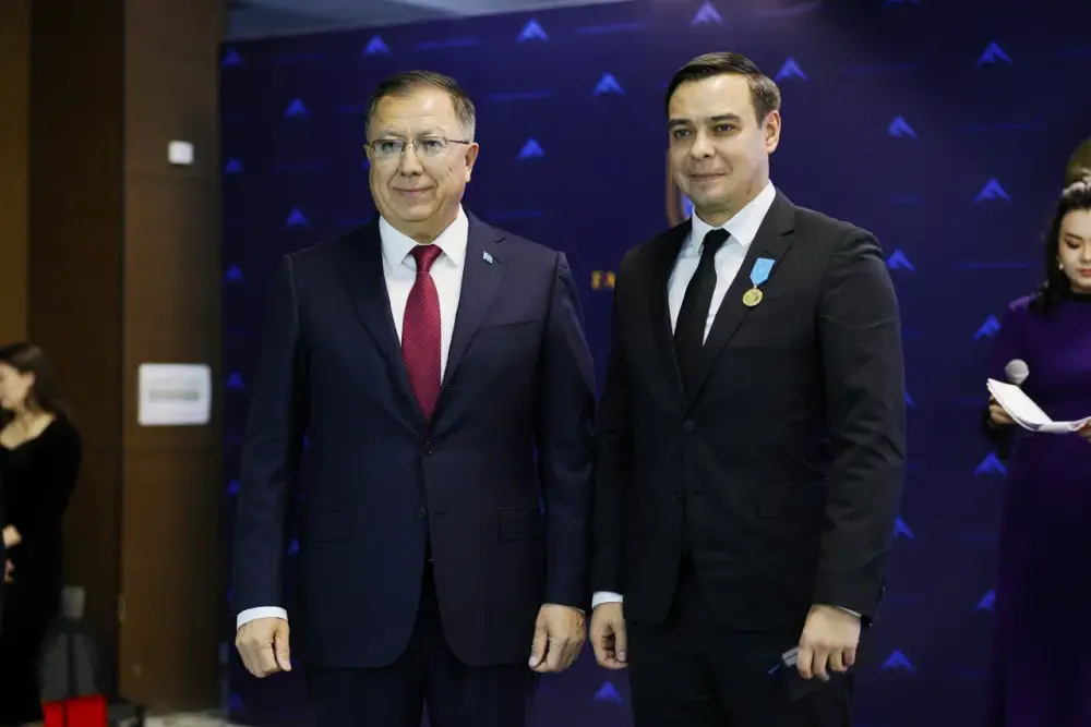 Омбудсмен поздравил с 30-летием факультет международных отношений КазНУ имени аль-Фараби (4)