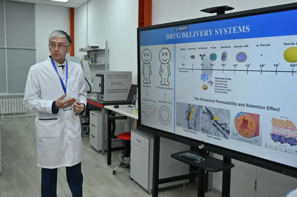 ПРЕДСЕДАТЕЛЬ СЕНАТА ОЗНАКОМИЛСЯ С НАУЧНЫМ ПОТЕНЦИАЛОМ BUKETOV UNIVERSITY (2)