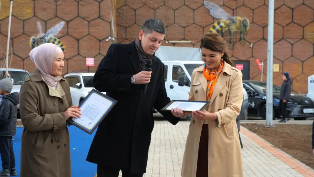 Зеленая зона вместо бизнес-центров: новое общественное пространство открыли в Астане (10)