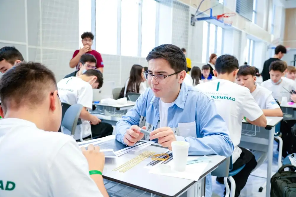 Международные STEM-олимпиада и битва роботов стартовали в Астане (4)