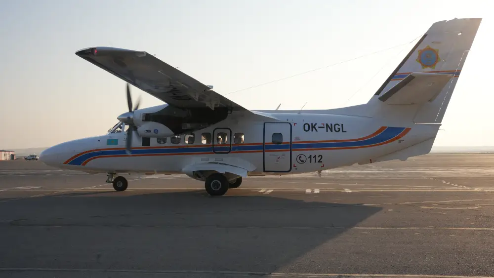 В Шымкенте встретили третий самолет L-410 для МЧС Казахстана (10)