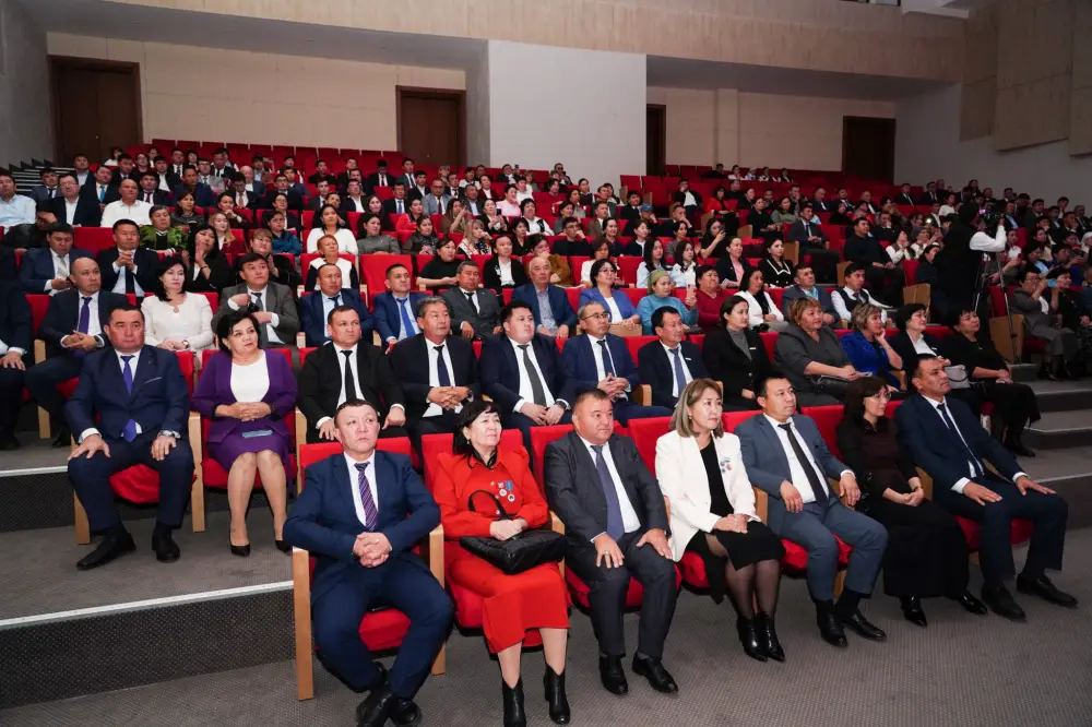 В ТУРКЕСТАНЕ ОТМЕТИЛИ 105-ЛЕТИЕ СЛУЖБЫ СТАТИСТИКИ (3)