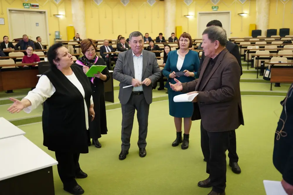 Продолжается интенсивная программа подготовки руководителей территориальных избирательных комиссий (6)