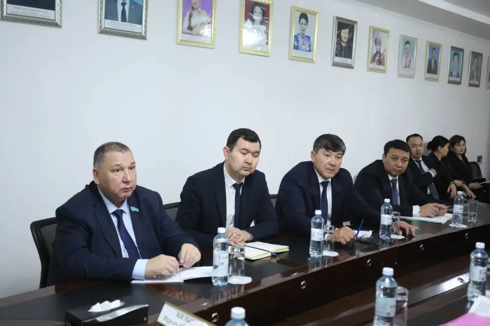Нурдаулет Килыбай принял жителей Каракиянского района по личным вопросам (6)